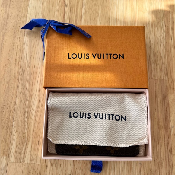 Louis Vuitton Card Holder - Picture 5 of 5